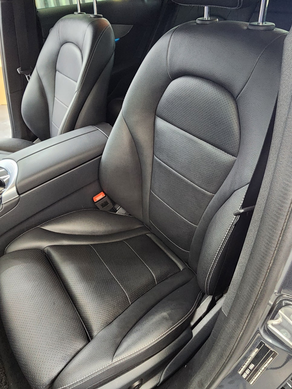 광주 벤츠통풍시트 ] 벤츠 Glc350e - 통풍시트  " 4계절 모두 유용한 통풍시트 시공은 언제든 가능합니다 !!"