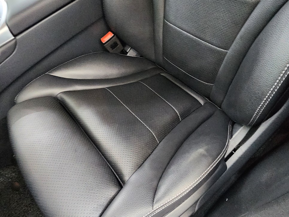 광주 벤츠통풍시트 ] 벤츠 Glc350e - 통풍시트  " 4계절 모두 유용한 통풍시트 시공은 언제든 가능합니다 !!"