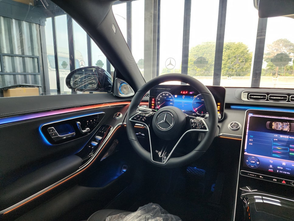 벤츠 S350d - 액티브 엠비언트 & 4d부메스터 패키지 " 완벽한 인테리어"