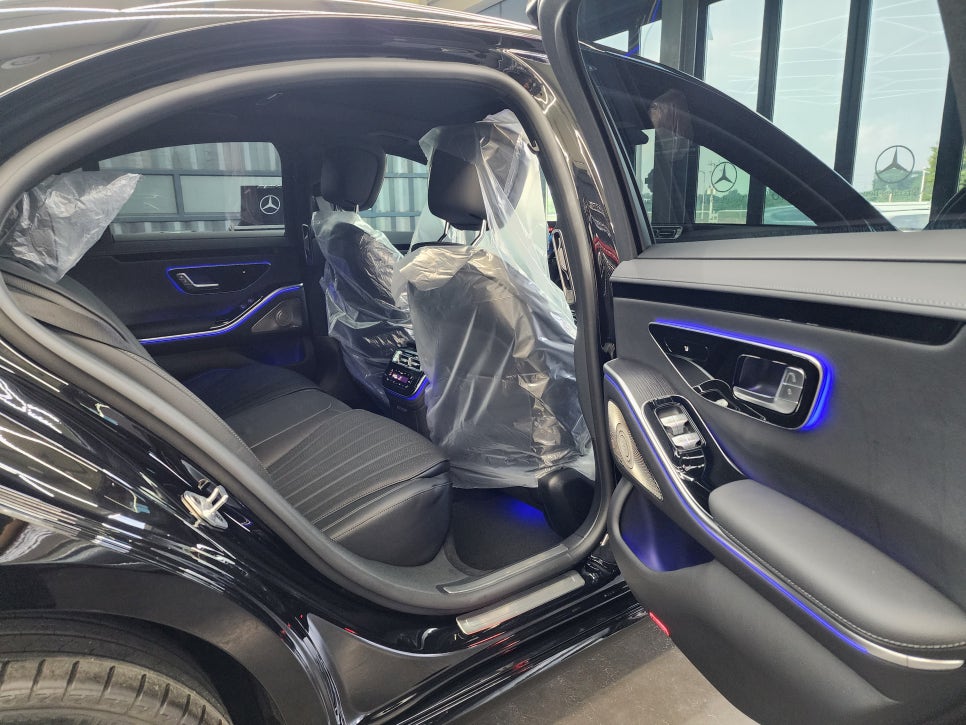 벤츠 S350d - 액티브 엠비언트 & 4d부메스터 패키지 " 완벽한 인테리어"