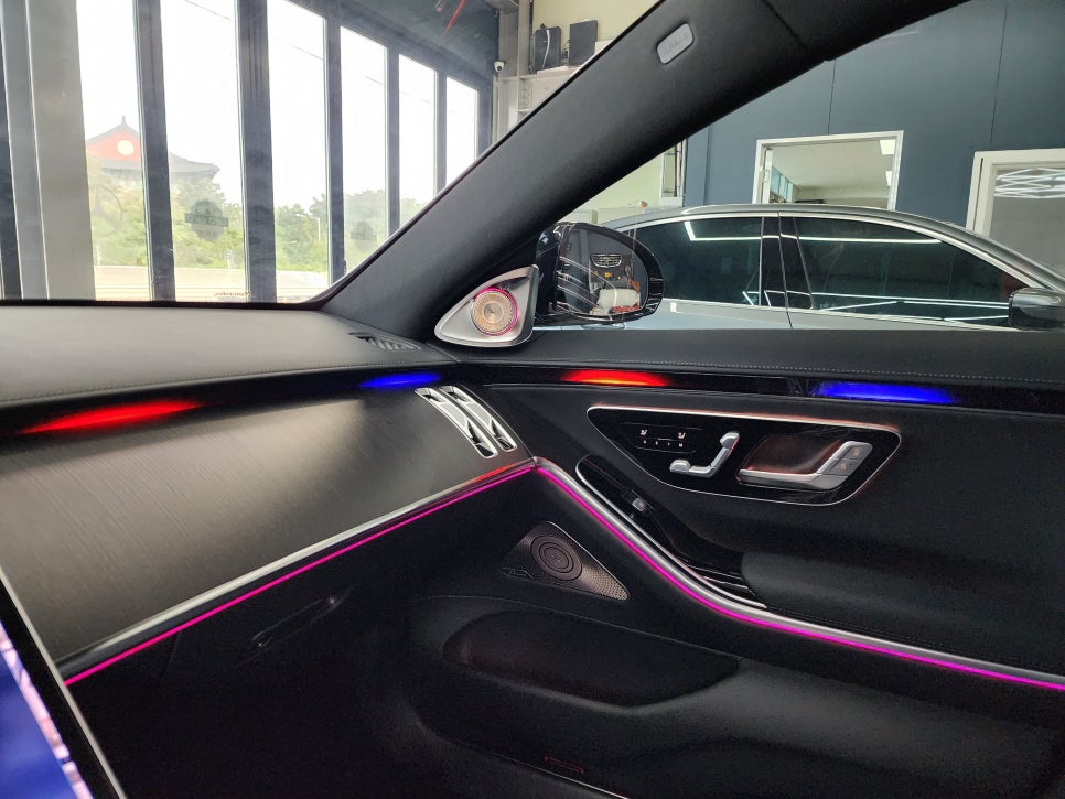 벤츠 S350d - 액티브 엠비언트 & 4d부메스터 패키지 " 완벽한 인테리어"