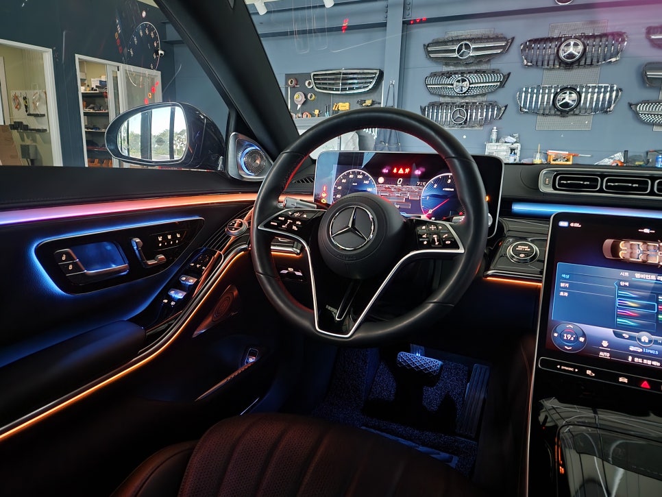 벤츠 S350d - 피아노락커트림 & 액티브엠비언트 & 4d부메스터