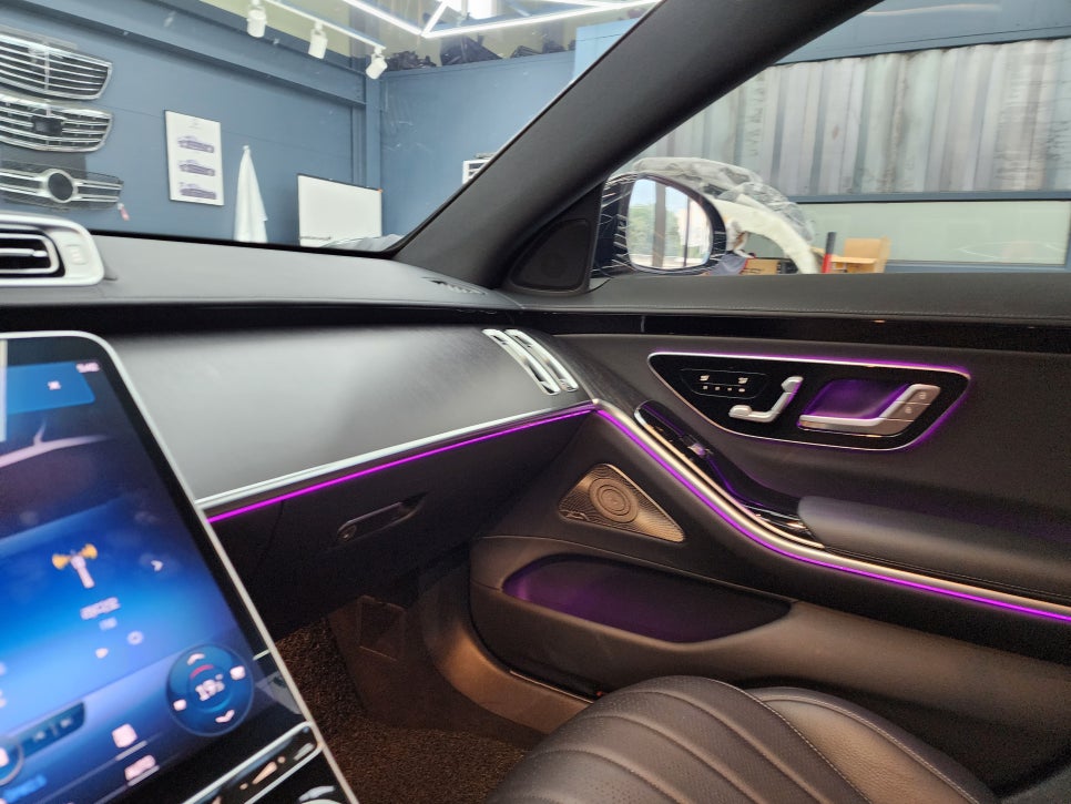 벤츠 S350d - 피아노락커트림 & 액티브엠비언트 & 4d부메스터