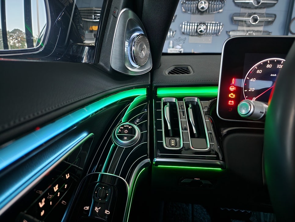 벤츠 S350d - 피아노락커트림 & 액티브엠비언트 & 4d부메스터