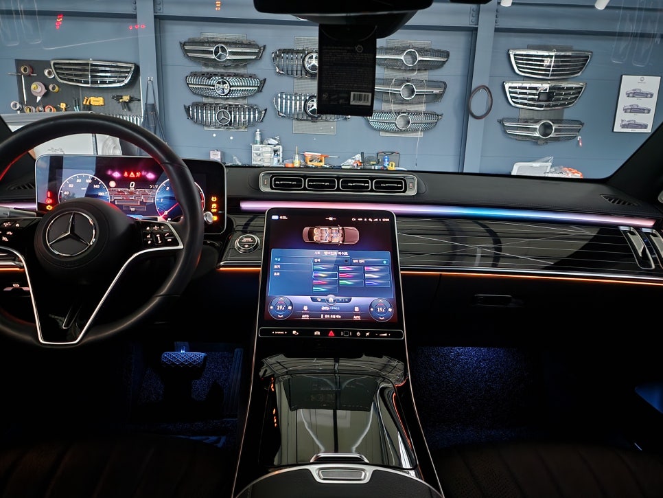 벤츠 S350d - 피아노락커트림 & 액티브엠비언트 & 4d부메스터