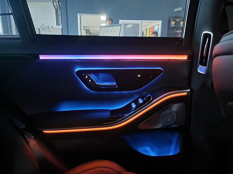 벤츠 S350d - 피아노락커트림 & 액티브엠비언트 & 4d부메스터