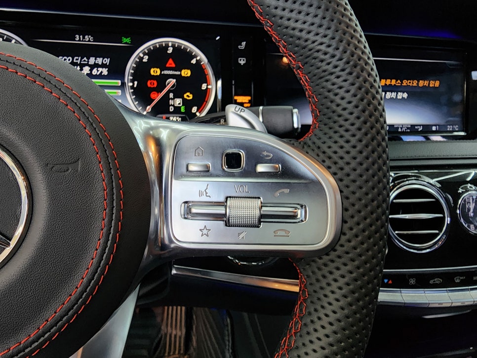벤츠 W222. Amg D컷 핸들 " 레드 스티치 포인트 "