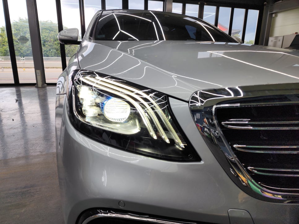 벤츠 S350d - S63바디킷 / 정품헤드램프, 정품테일램프
