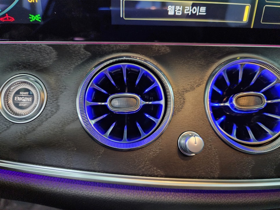 벤츠 E350 - 송풍구엠비언트(벤츠정품led) / 도어스팟 / 세로그릴