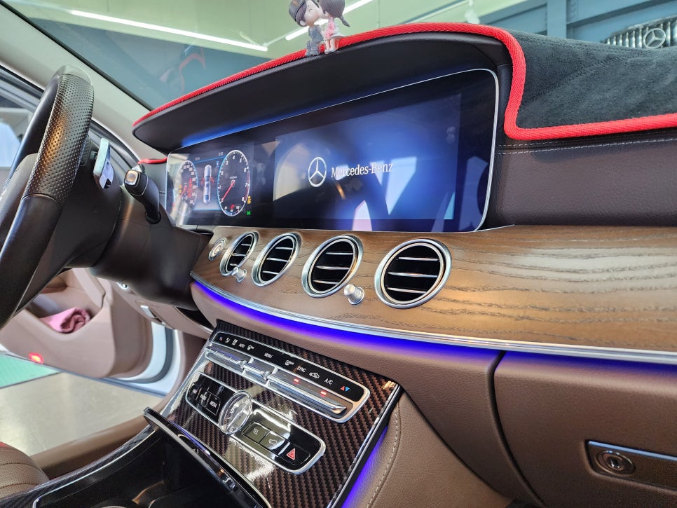 벤츠 E250ex - 송풍구엠비언트, 3d부메스터(하이클라스), 도어스팟, amg 알루미늄 패달