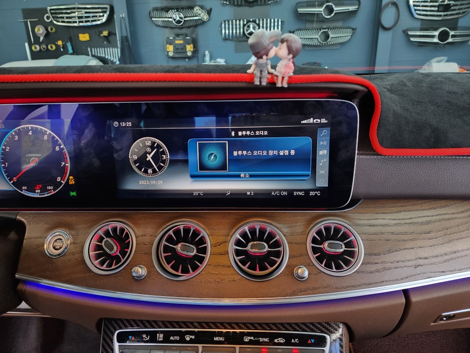 벤츠 E250ex - 송풍구엠비언트, 3d부메스터(하이클라스), 도어스팟, amg 알루미늄 패달