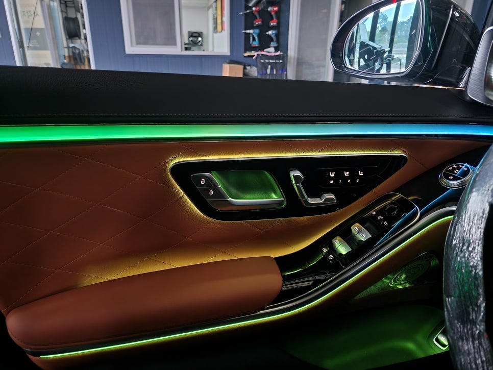 벤츠 S500 - 액티브엠비언트 & 4d부메스터
