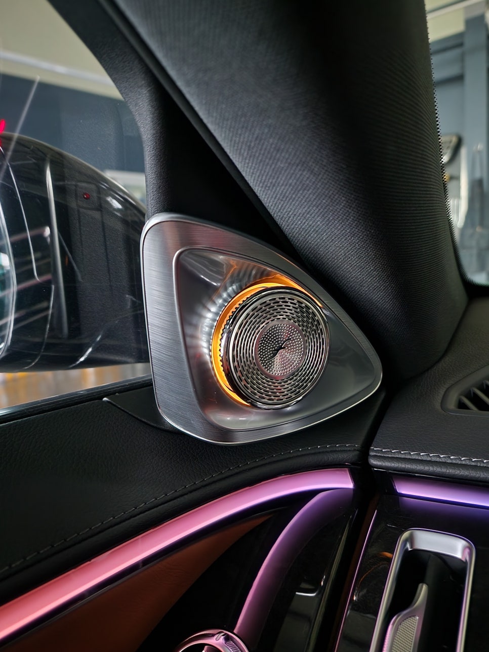 벤츠 S500 - 액티브엠비언트 & 4d부메스터