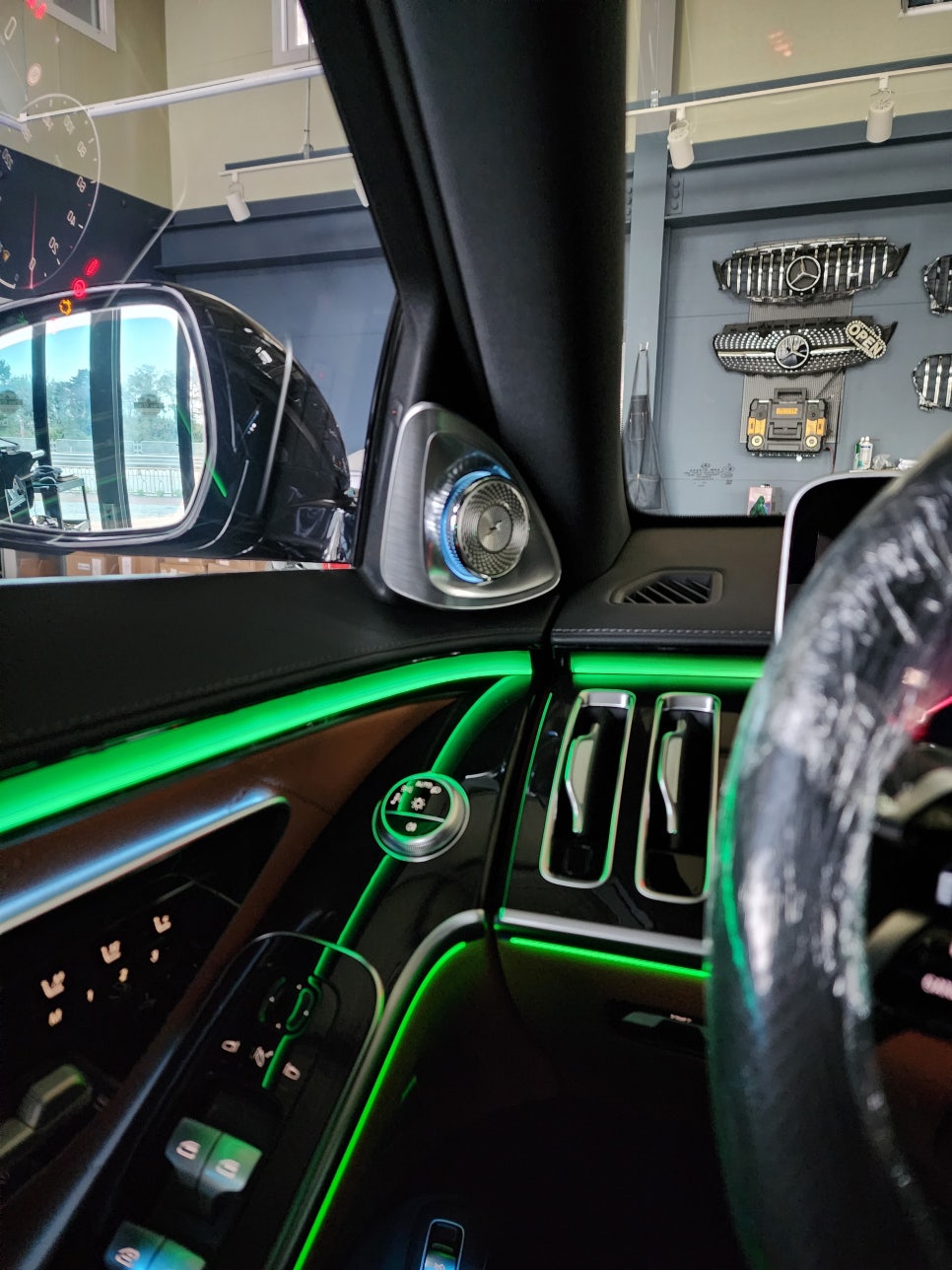 벤츠 S500 - 액티브엠비언트 & 4d부메스터