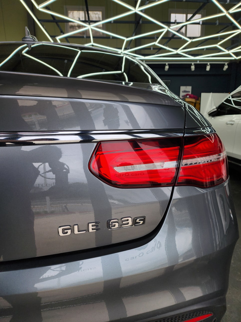 벤츠 Gle63amg - 세로그릴 & 엠비언트12색 확장 및 광량업