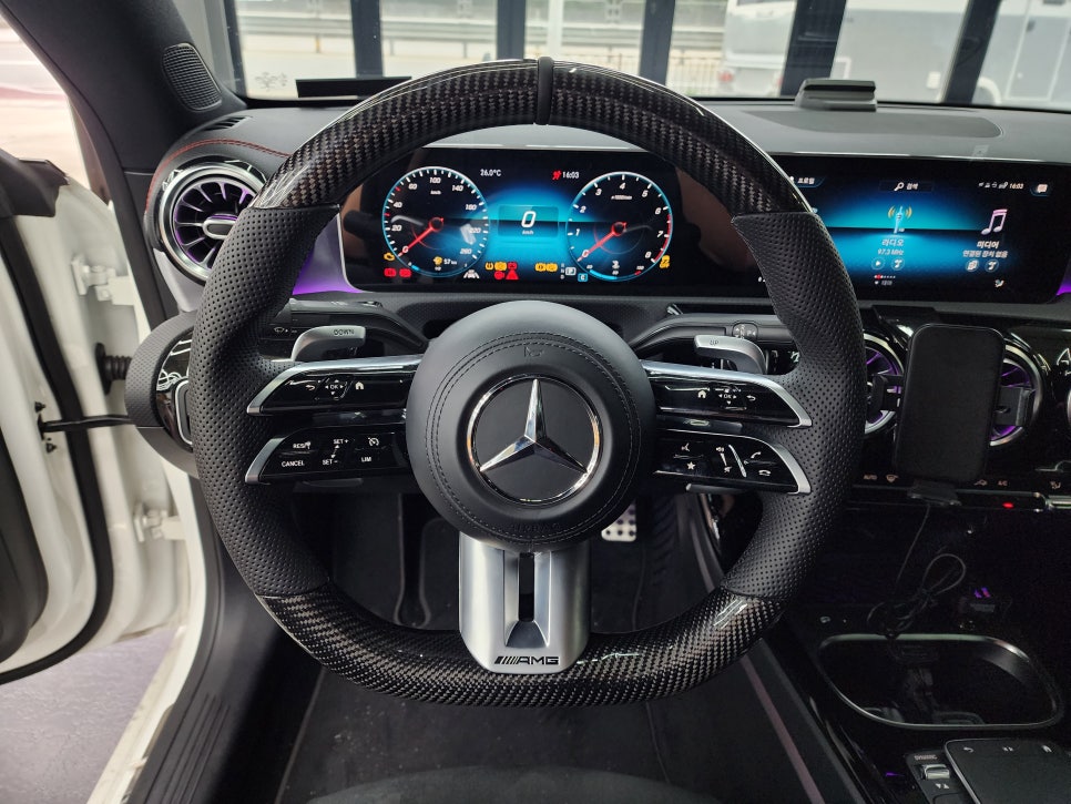 벤츠 Cla250 - 45amg 프론트 범퍼 & 카본 AMG 잠자리핸들 교체