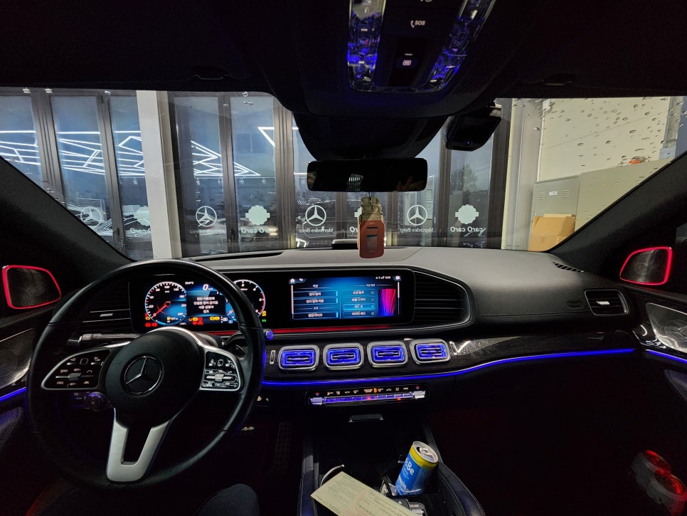 벤츠 Gle400d - 송풍구 & 부메스터 엠비언트 / 리어 모니터