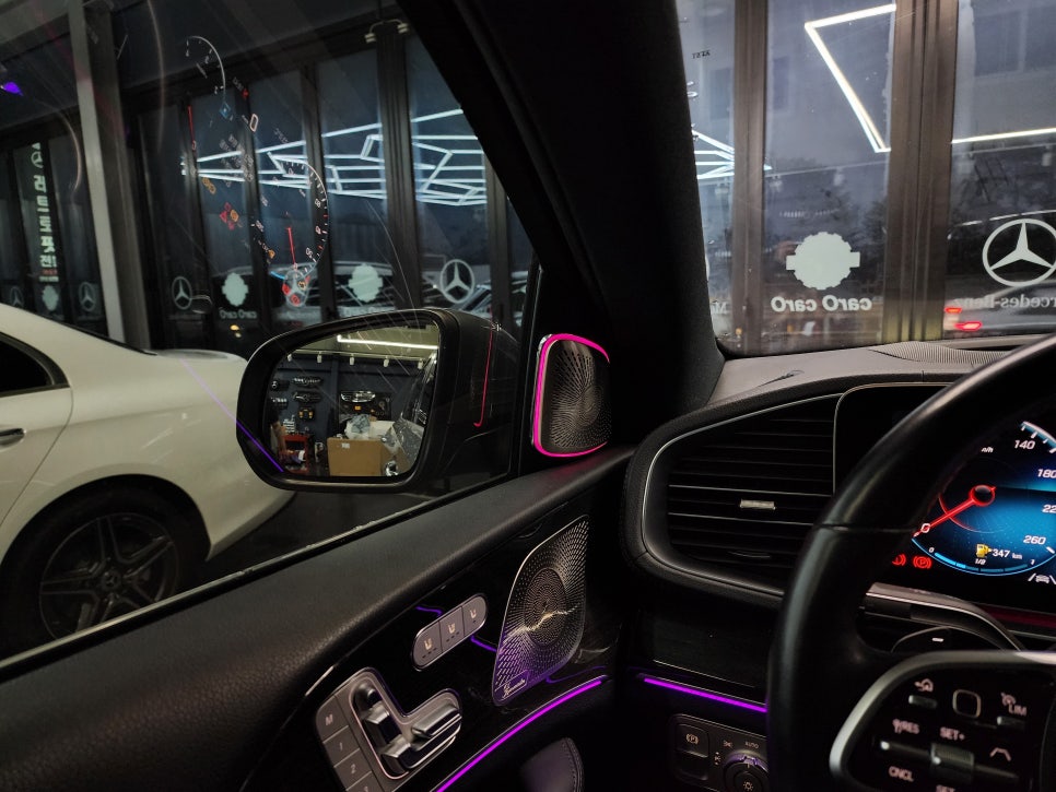 벤츠 Gle400d - 송풍구 & 부메스터 엠비언트 / 리어 모니터