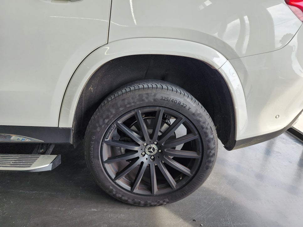 벤츠 Gls580 - 마이바흐 바디킷 & 22인치 단조휠 ( 타이어 전문샵에서 장착으로 인해 구매대행만 진행합니다 !)