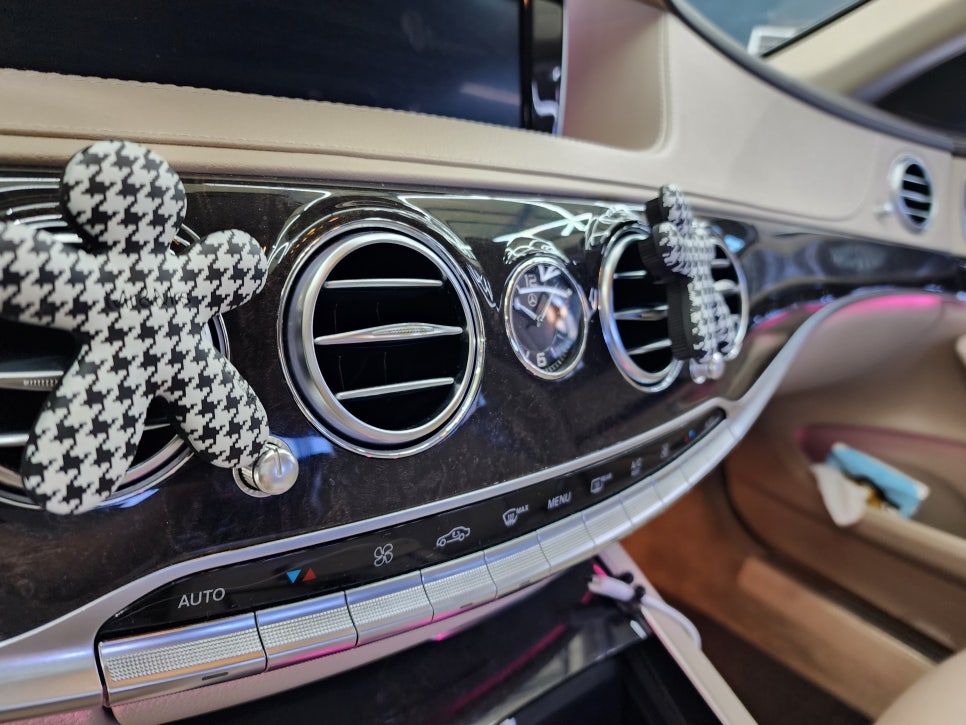 벤츠S350d - 송풍구엠비언트, 3d부메스터(애프터), 투톤 D컷 amg핸들, M2c-200A플러스