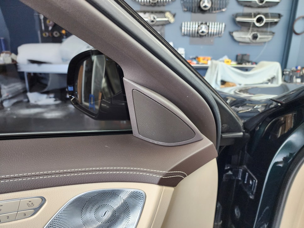 벤츠S350d - 송풍구엠비언트, 3d부메스터(애프터), 투톤 D컷 amg핸들, M2c-200A플러스