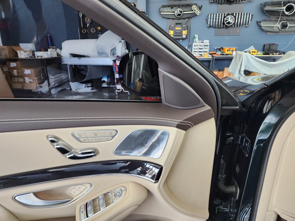 벤츠S350d - 송풍구엠비언트, 3d부메스터(애프터), 투톤 D컷 amg핸들, M2c-200A플러스