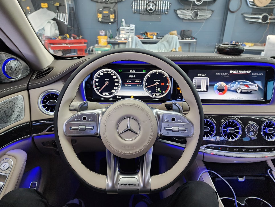 벤츠S350d - 송풍구엠비언트, 3d부메스터(애프터), 투톤 D컷 amg핸들, M2c-200A플러스