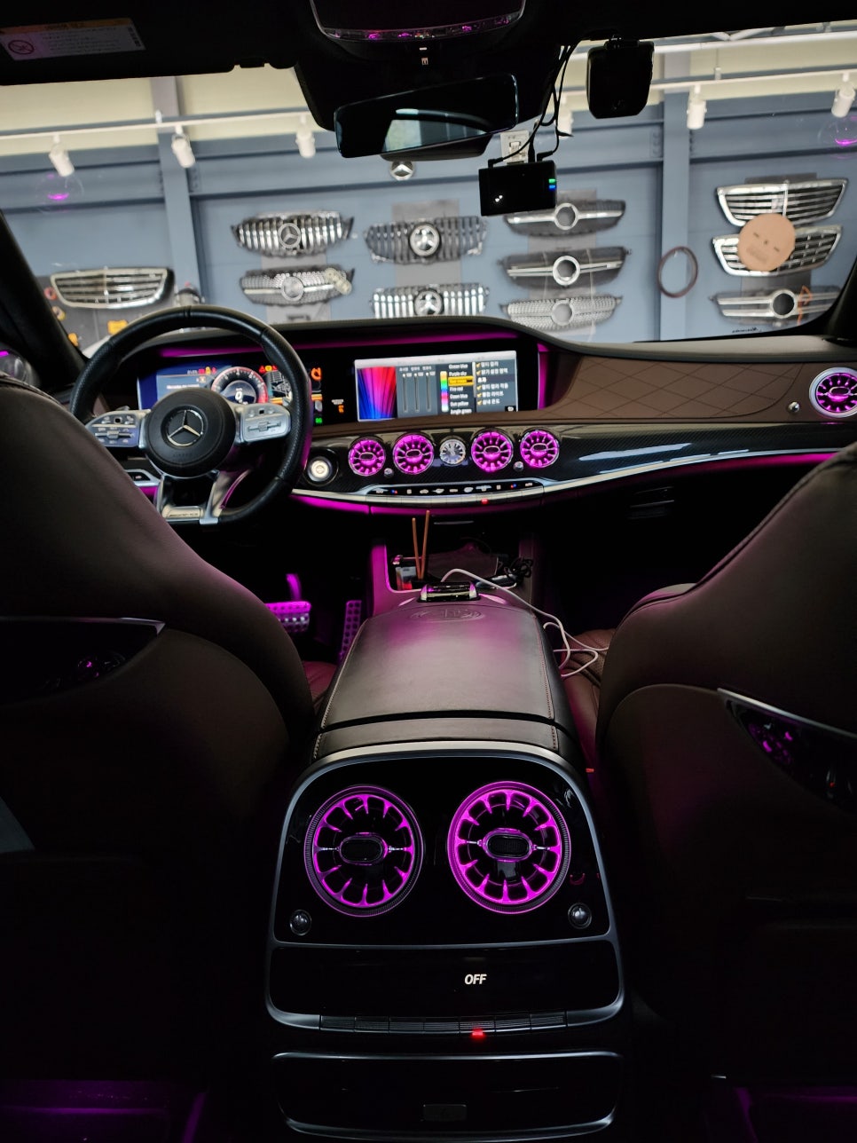 벤츠 S63amg - 송풍구엠비언트 & 3d부메스터 (하이클라스 )