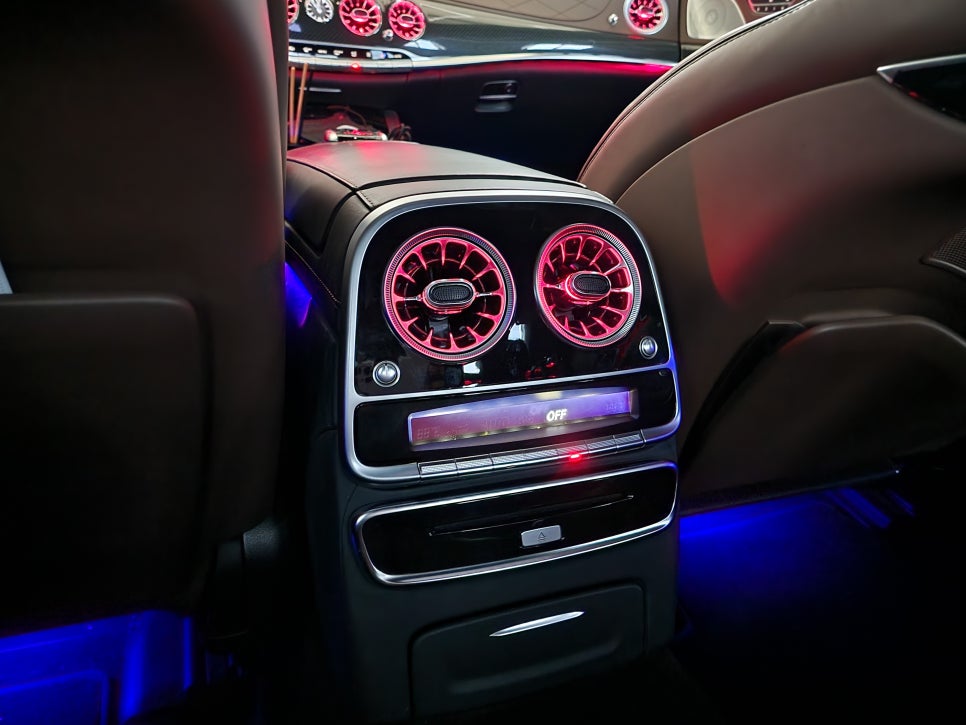 벤츠 S63amg - 송풍구엠비언트 & 3d부메스터 (하이클라스 )