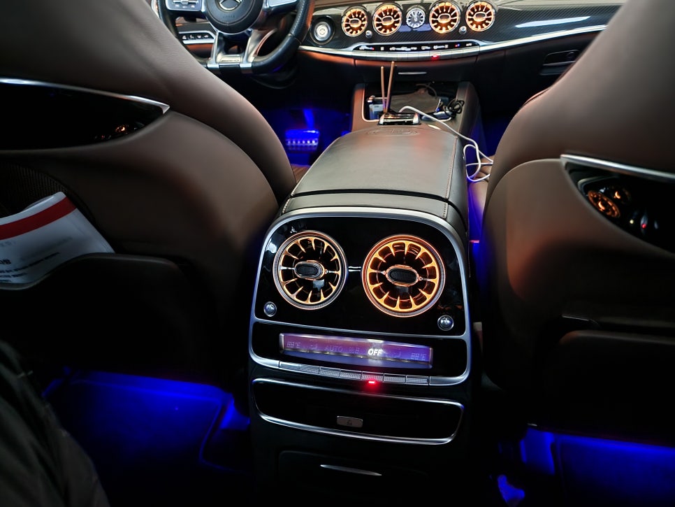벤츠 S63amg - 송풍구엠비언트 & 3d부메스터 (하이클라스 )