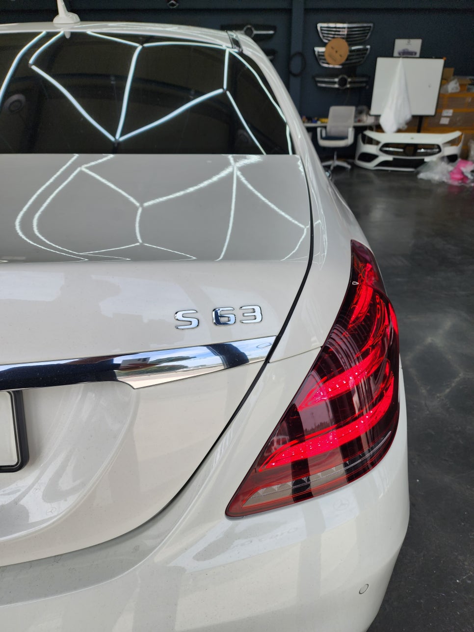 벤츠 S63amg - 송풍구엠비언트 & 3d부메스터 (하이클라스 )