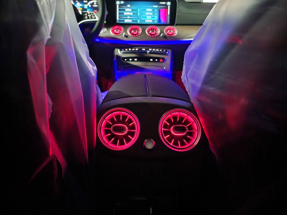 벤츠 E350 - 송풍구엠비언트(정품led) " 실내 분위기 감성무드 업그레이드 "