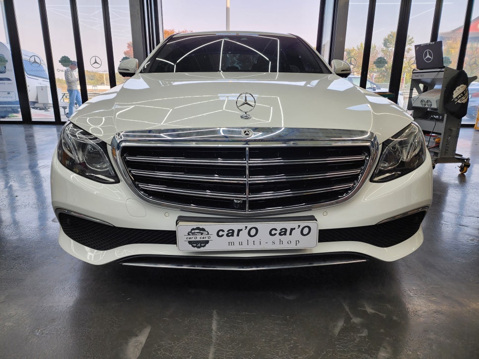 벤츠 E220d 아방가르드 -> 익스클루시브 범퍼교체 , 벤츠정품 어라운드뷰, 와이드콕핏(리퍼시공)