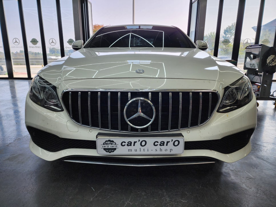 벤츠 E220d 아방가르드 -> 익스클루시브 범퍼교체 , 벤츠정품 어라운드뷰, 와이드콕핏(리퍼시공)