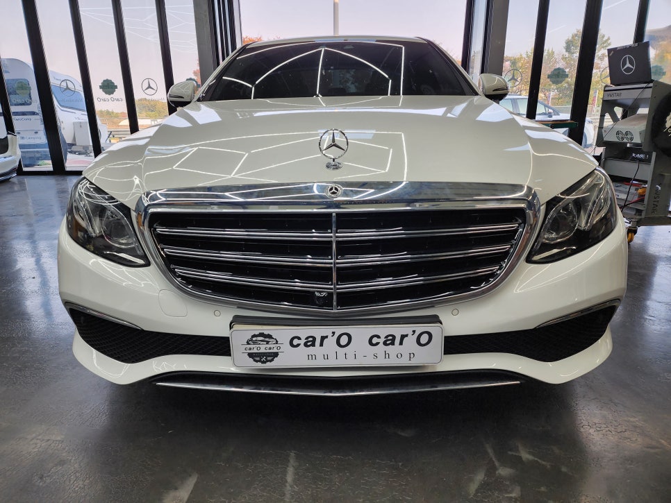 벤츠 E220d 아방가르드 -> 익스클루시브 범퍼교체 , 벤츠정품 어라운드뷰, 와이드콕핏(리퍼시공)