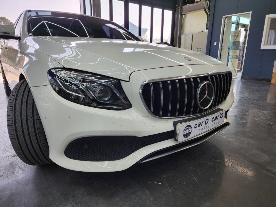 벤츠 E220d 아방가르드 -> 익스클루시브 범퍼교체 , 벤츠정품 어라운드뷰, 와이드콕핏(리퍼시공)