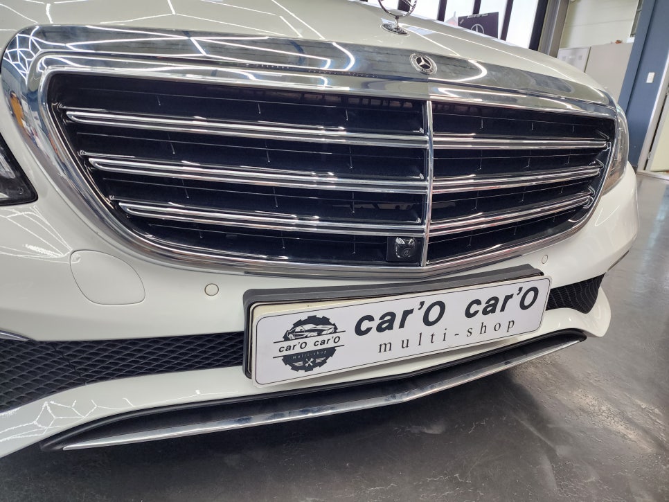 벤츠 E220d 아방가르드 -> 익스클루시브 범퍼교체 , 벤츠정품 어라운드뷰, 와이드콕핏(리퍼시공)
