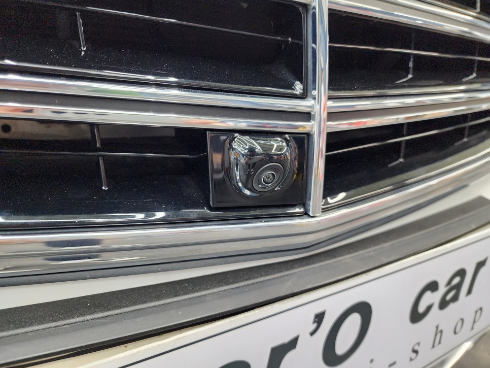 벤츠 E220d 아방가르드 -> 익스클루시브 범퍼교체 , 벤츠정품 어라운드뷰, 와이드콕핏(리퍼시공)