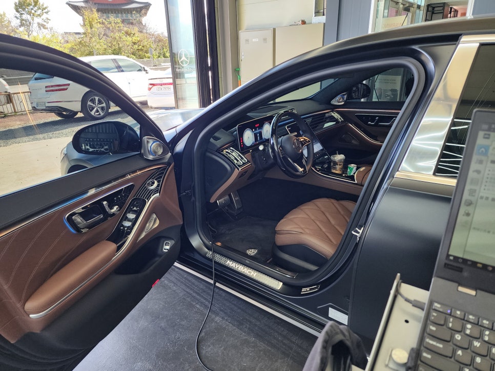 벤츠 S580 마이바흐 - 4d부메스터(정품)