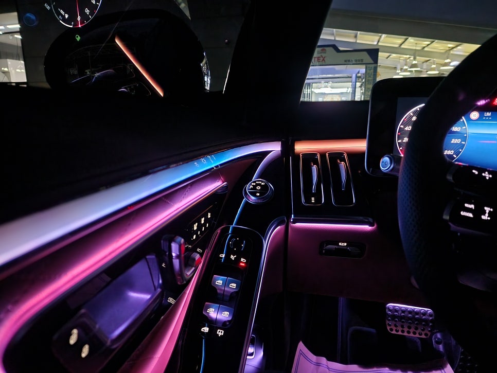 벤츠 S500 - 액티브 엠비언트 " S클래스의 필수시공, 최고의 감성 퍼포먼스 !! "