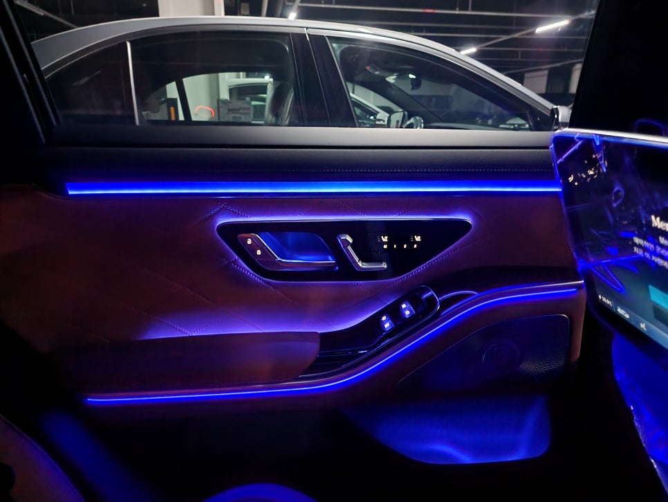 벤츠 S500 - 액티브 엠비언트 " S클래스의 필수시공, 최고의 감성 퍼포먼스 !! "
