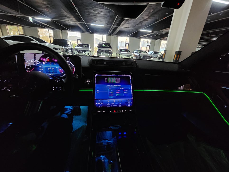 벤츠 S500 - 액티브 엠비언트 " S클래스의 필수시공, 최고의 감성 퍼포먼스 !! "