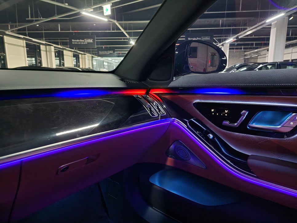 벤츠 S500 - 액티브 엠비언트 " S클래스의 필수시공, 최고의 감성 퍼포먼스 !! "