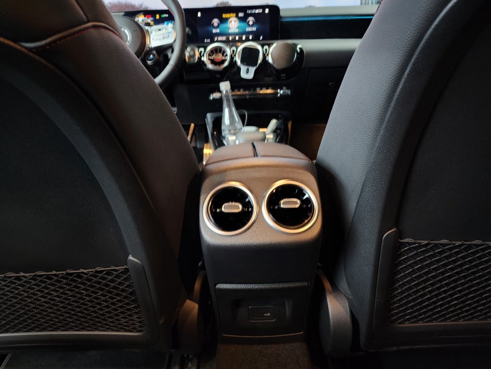벤츠 a45amg - 벤츠정품 " 어라운드뷰 & 2열 에어밴트 "