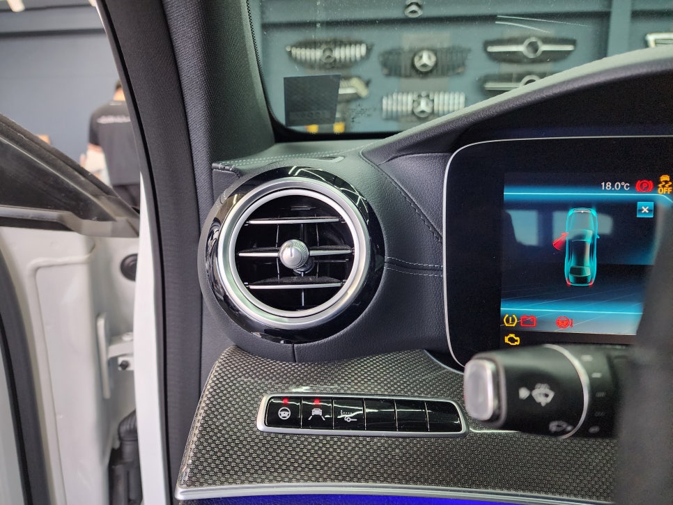 벤츠 E350 - 송풍구엠비언트