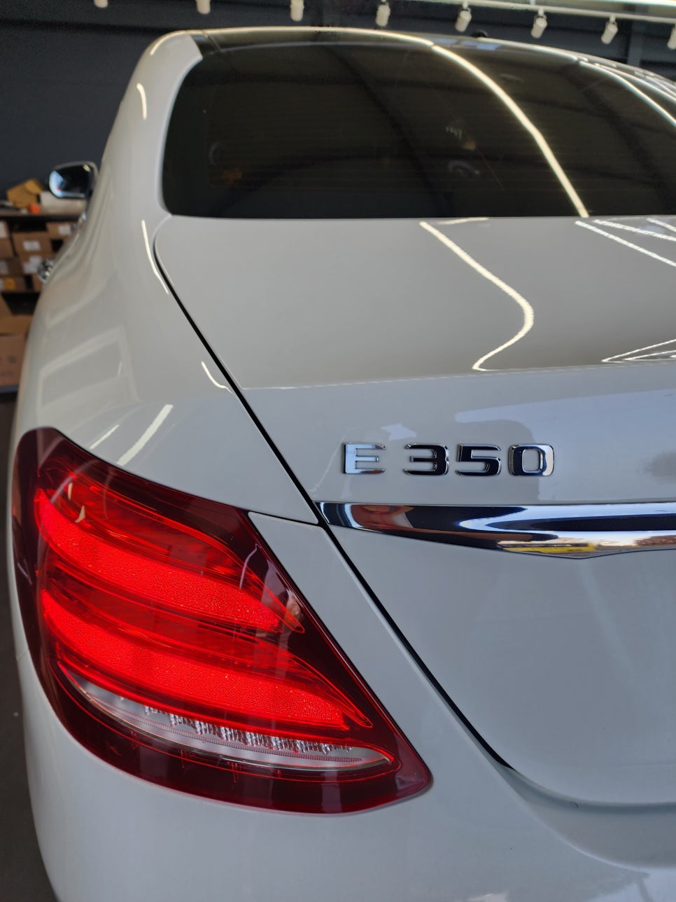 벤츠 E350 - 3d부메스터 ( 하이클라스 & 정품 엠비언트 )