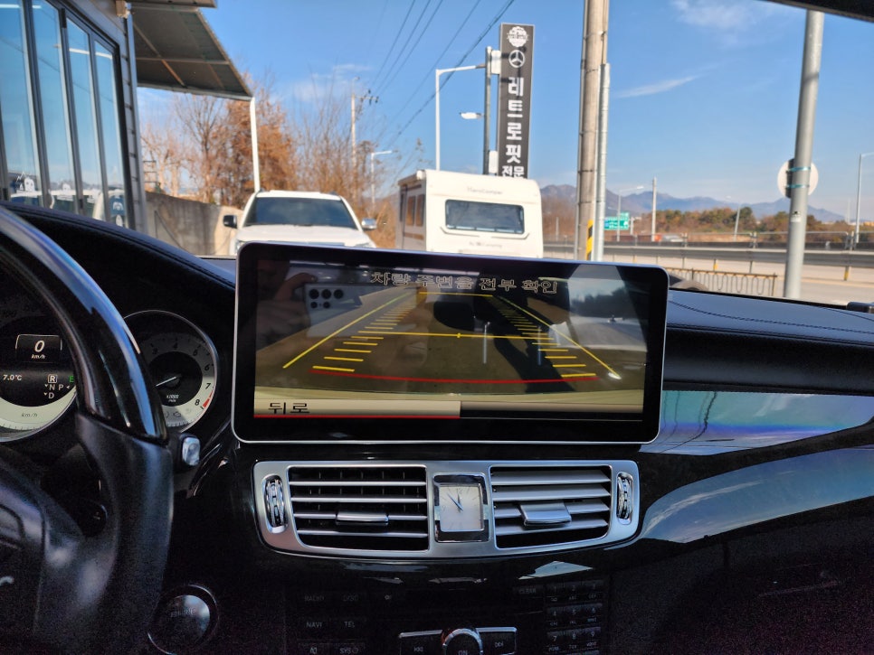 벤츠 Cls350d - '12인치 모니터 교체 ' M2c-200a & Aux 활성화