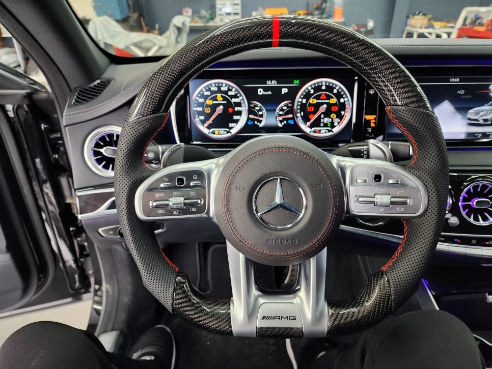 벤츠 S63amg - 커스텀 amg D컷핸들 & 레드컬러 안전벨트 & 송풍구 엠비언트
