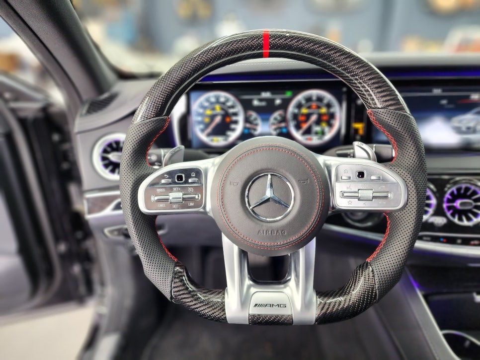 벤츠 S63amg - 커스텀 amg D컷핸들 & 레드컬러 안전벨트 & 송풍구 엠비언트