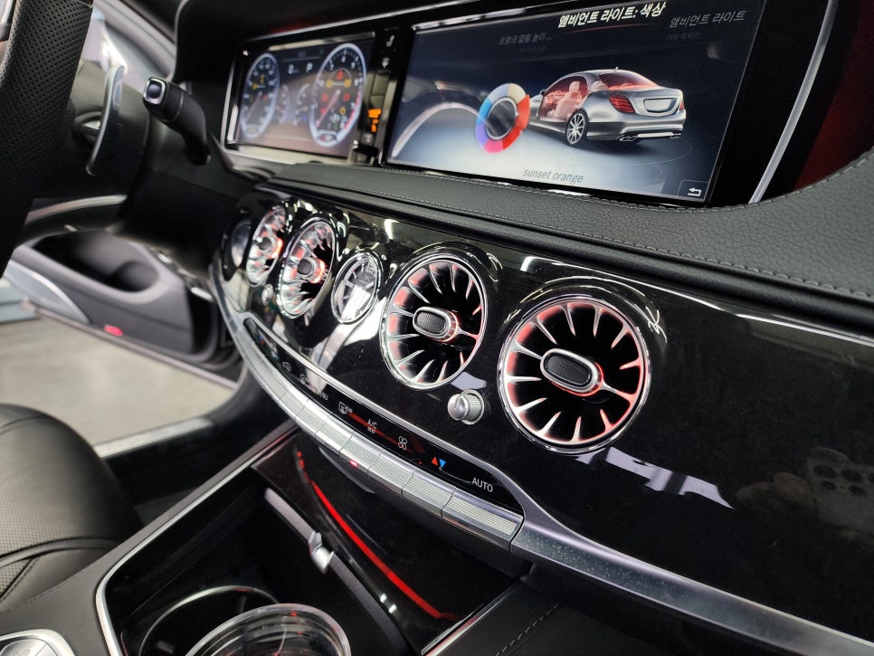 벤츠 S63amg - 커스텀 amg D컷핸들 & 레드컬러 안전벨트 & 송풍구 엠비언트